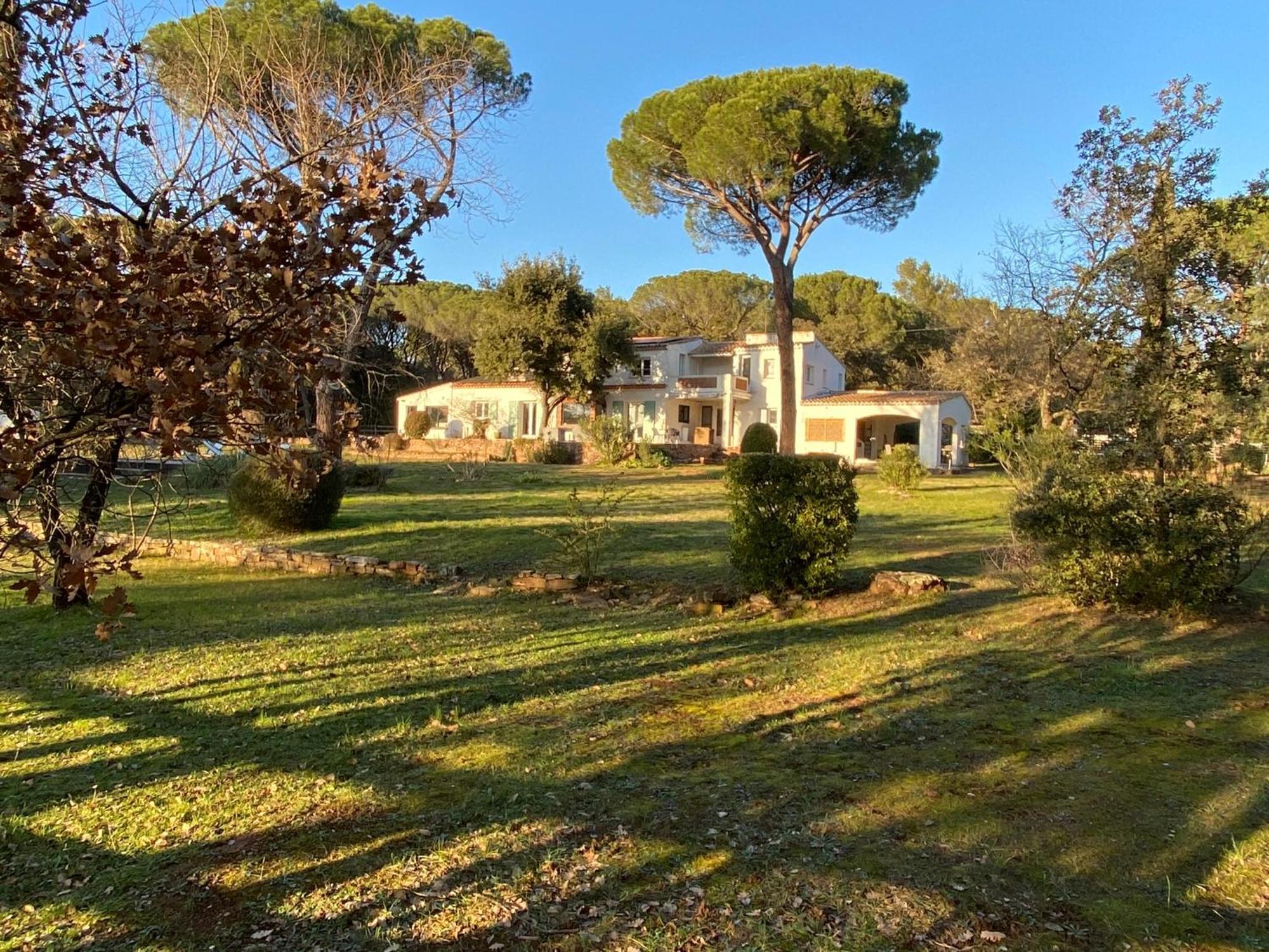 Residence Gabrielle Le Cannet Des Maures Extérieur photo